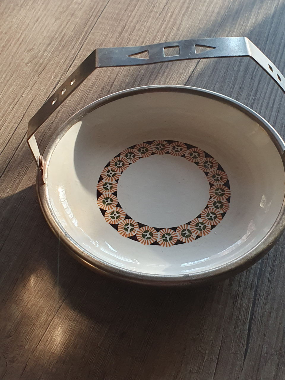 Mooie kleine antieke art deco schaal(gemerkt) in goede staat...