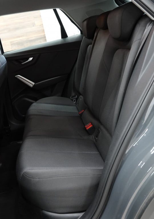 Audi Q2 1.0 tfsi | pdc | airco | 20" |