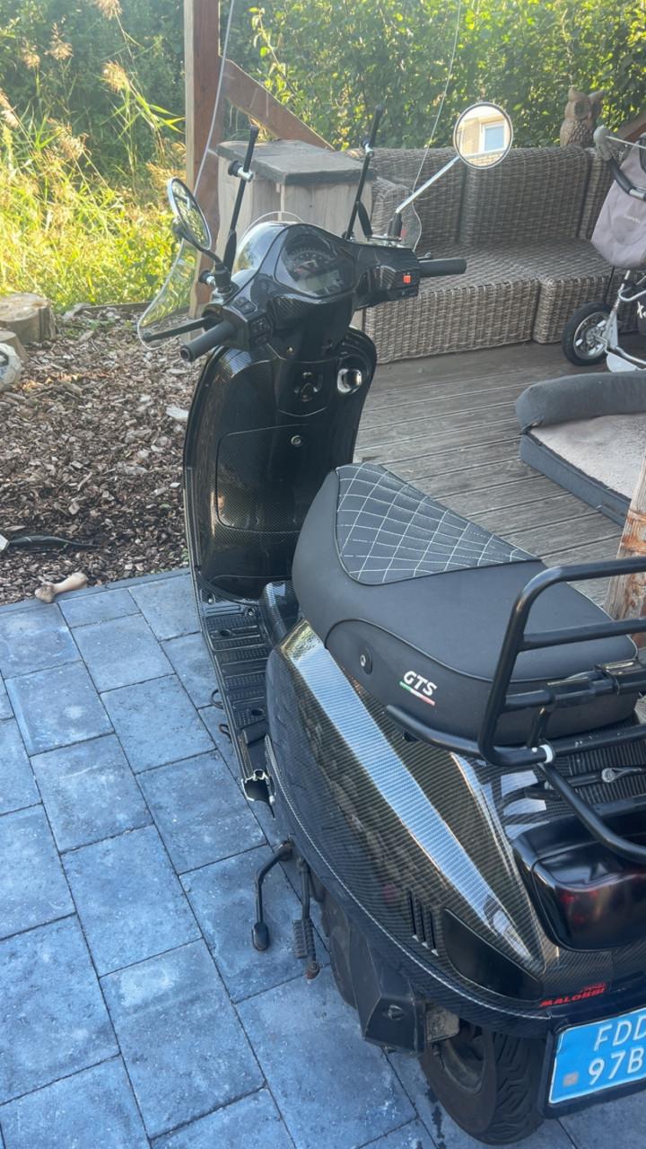 Toscana GTS scooter