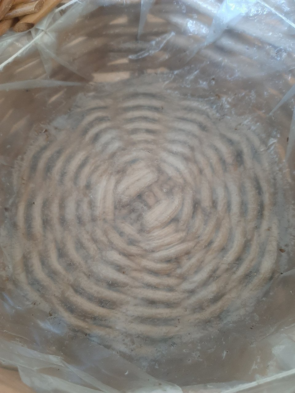 Mooie rieten mand met hengsel