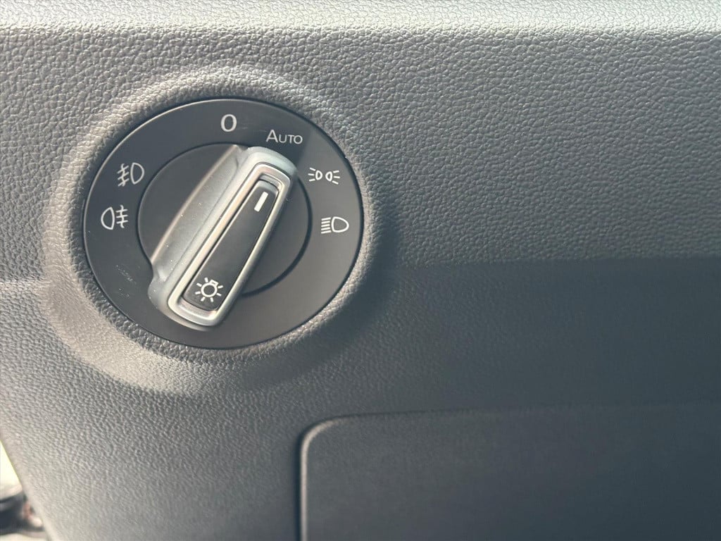 Volkswagen T-roc 1.5 tsi 150pk 7-dsg t-roc sport|trekhaak|carplay|navi|rijk