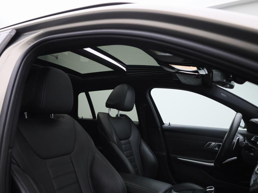 BMW 3-serie touring 318i high executive m-sport | automaat | panoramadak | 