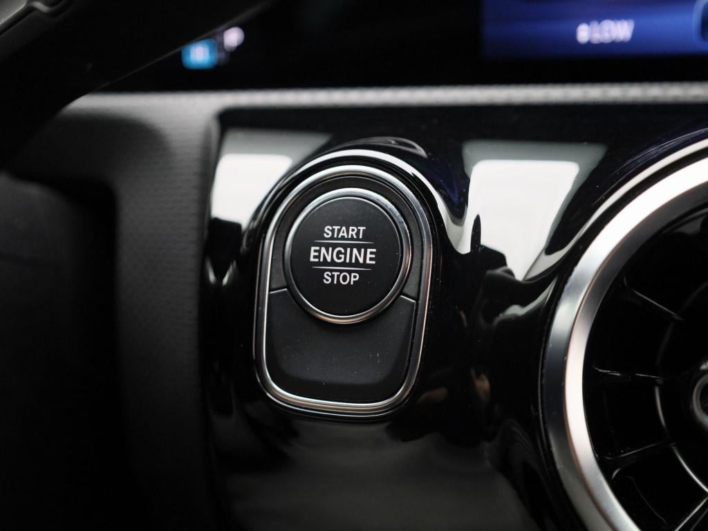 Mercedes-Benz A-Klasse 250 e luxury line | automaat | navigatie | apple car