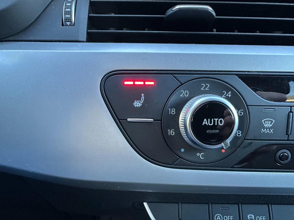 Audi A4 2.0 tdi design pro line uitklapbare trekhaak stoelverwarming
