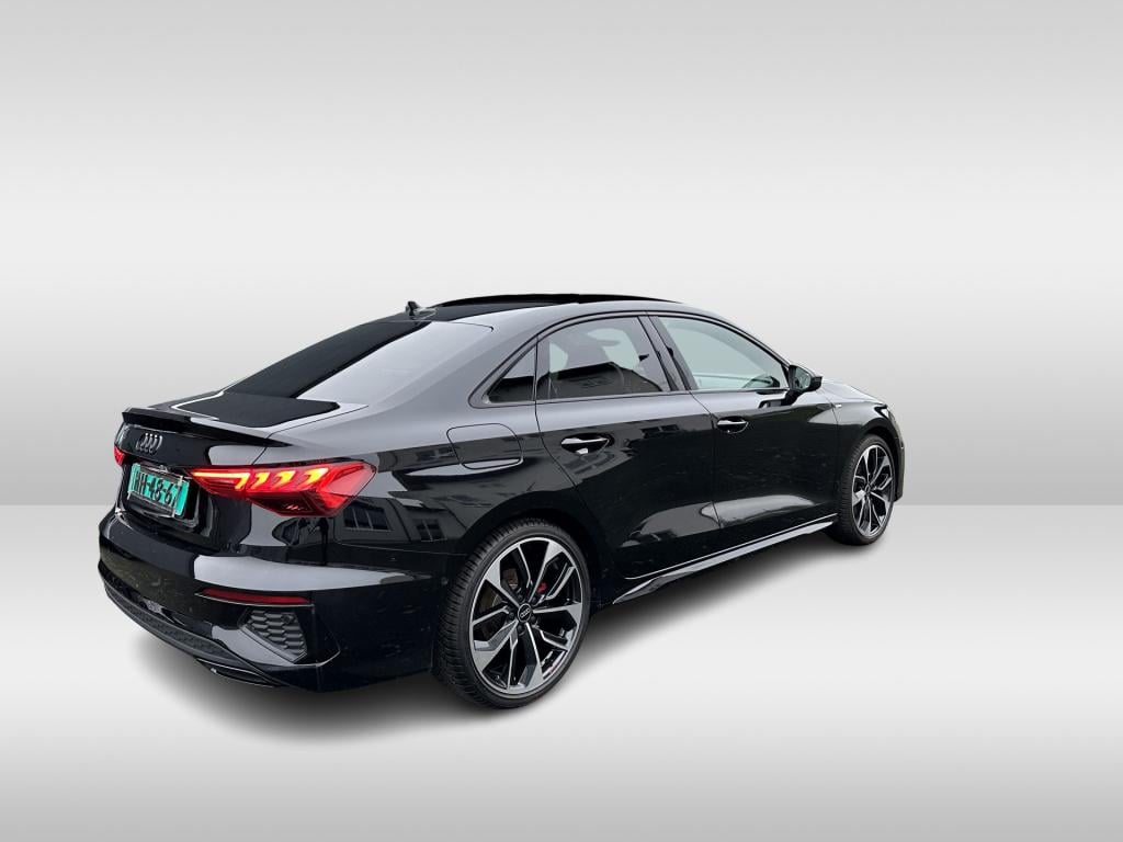 Audi A3 limousine 35 tfsi 150pk s edition | pano dak | leder | b&o
