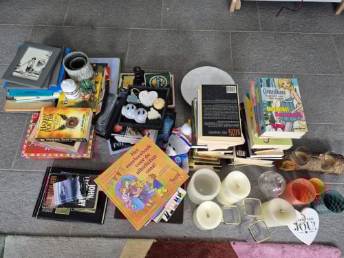 Gratis boeken en rommelmarktspullen