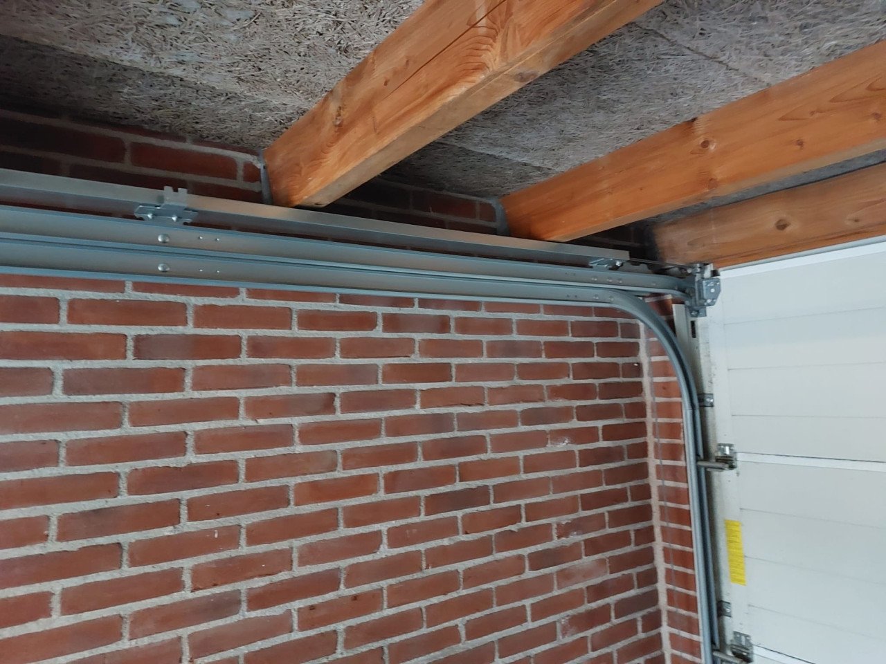Garagedeur elektrisch sectionaaldeur