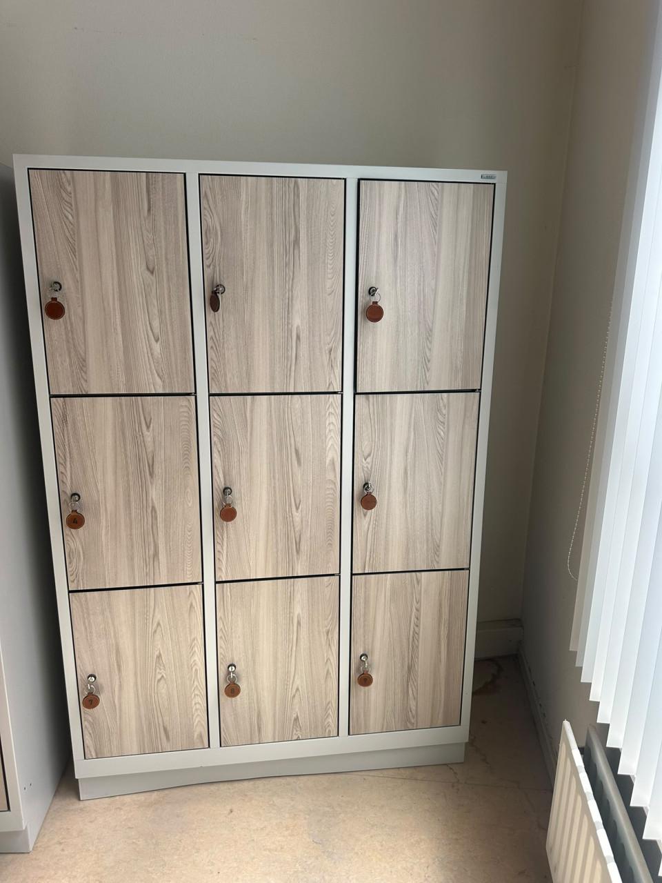 2 lockers met sleutels, h180x d50x b120