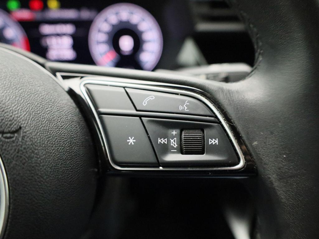 Audi A3 limousine 30 tfsi s edition | automaat | navigatie | vlak stuur | c