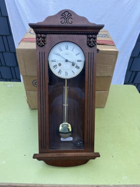 AMS houten regulateur wandklok