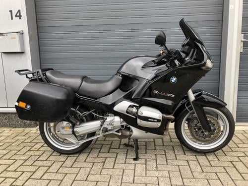Keurige BMW R1100RS uit 2000 met 98dkm, kofferset, geheel rijklaar €1650,-