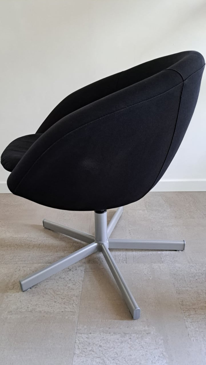 2 draaistoelen Ikea Skruvsta zwart