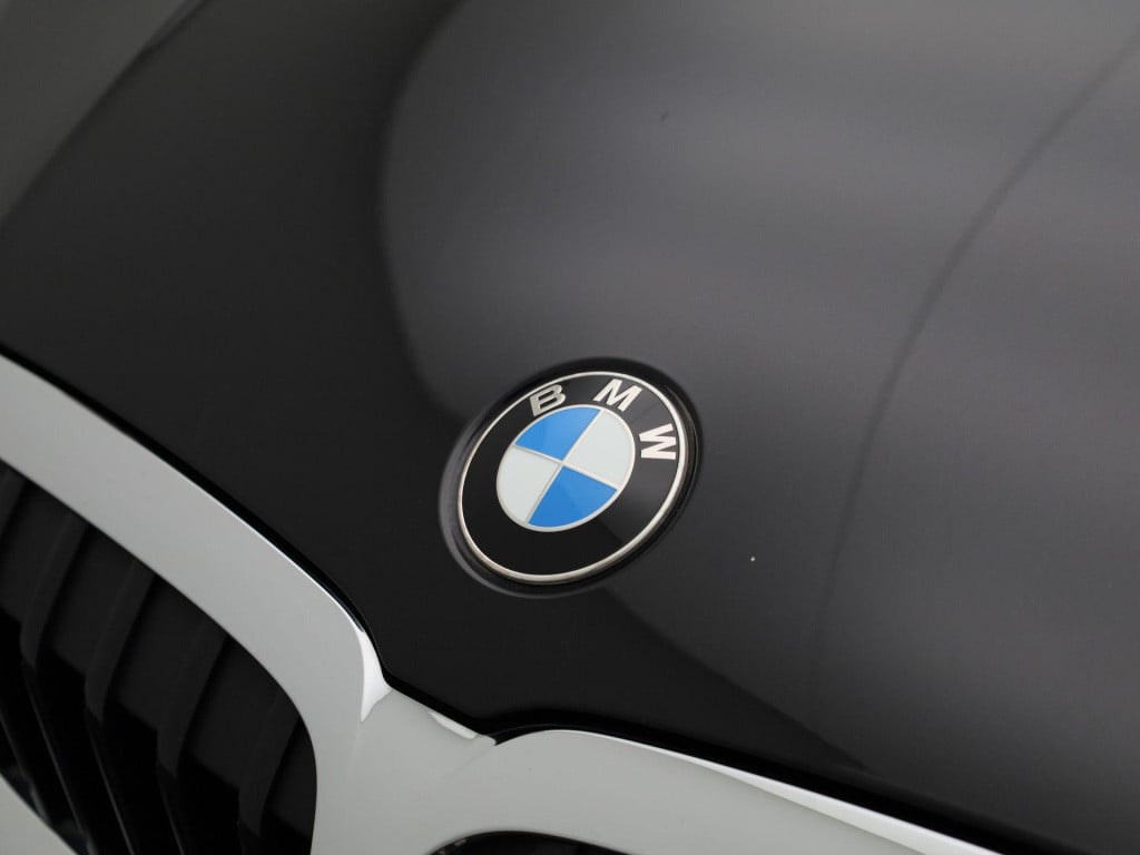 BMW 3-serie 330e high executive | automaat | lmv | navigatie | ledere | par