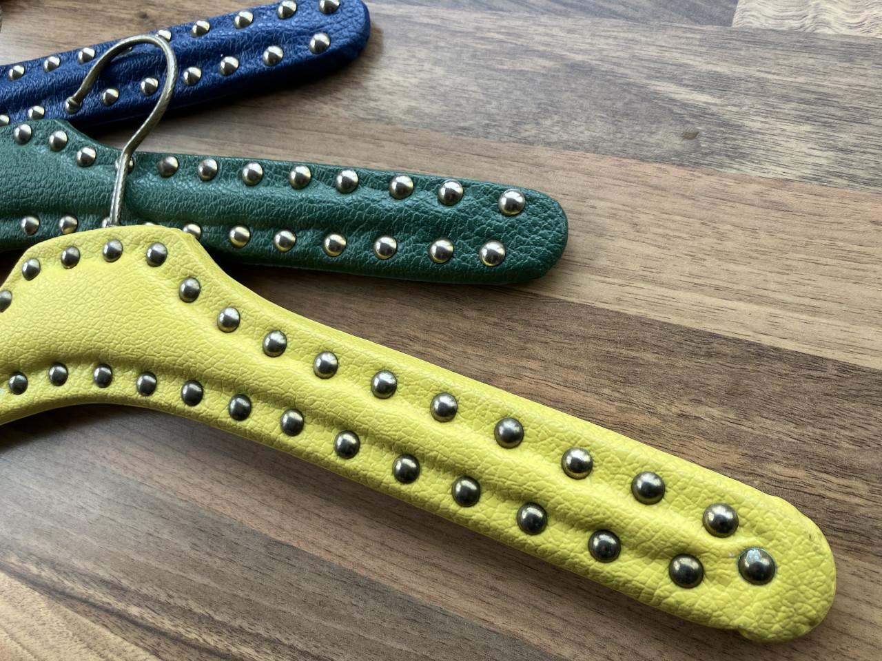 Vintage kledinghangers 4st