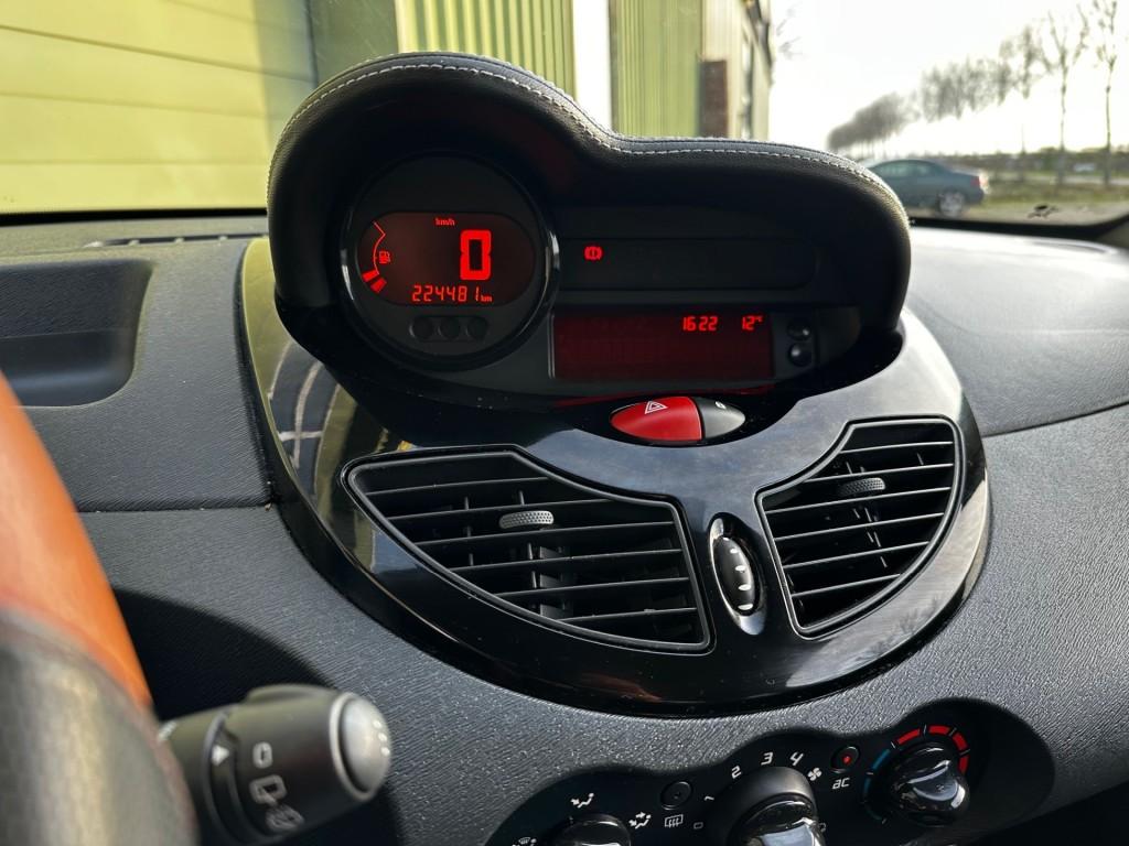 Renault Twingo 1.2-16v night & day airco cruise-ctrl trekhaak apk 09-2027