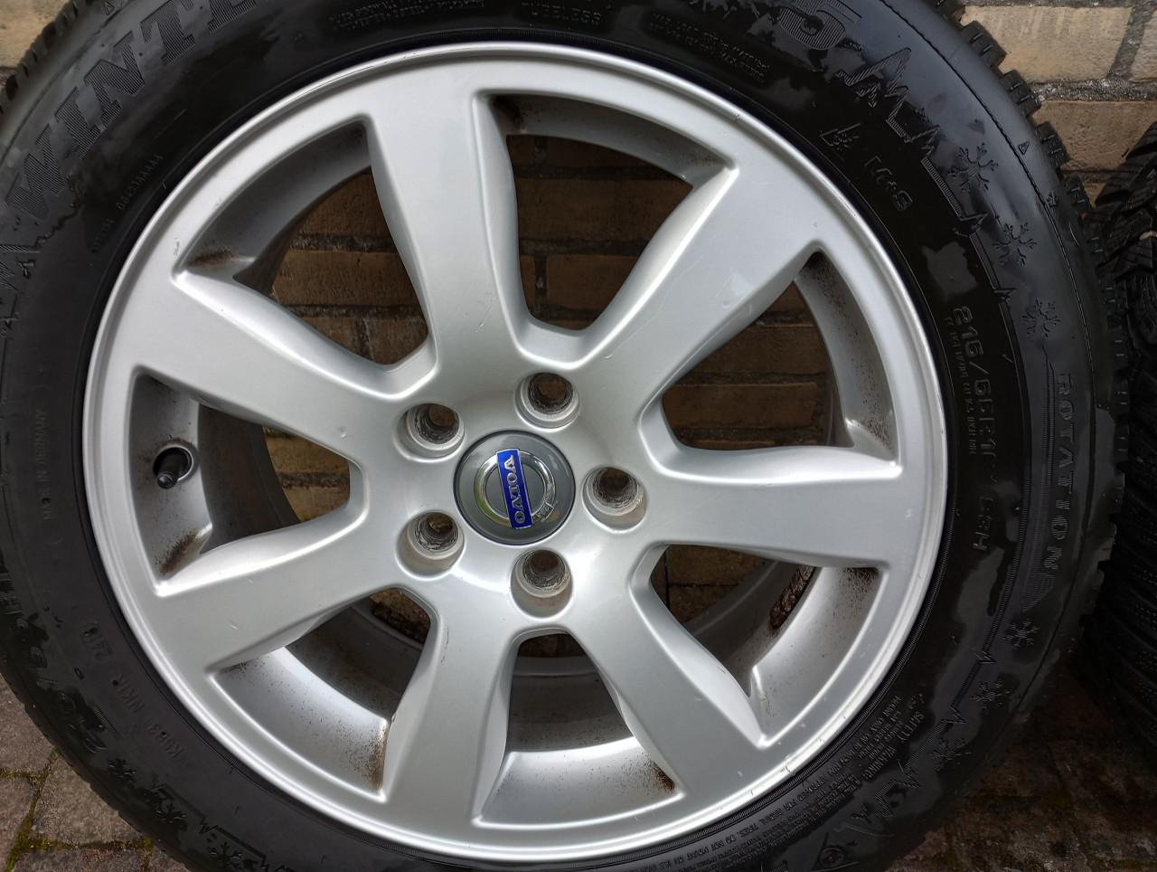 Volvo V60 velgen met Dunlop Winter Sport 5