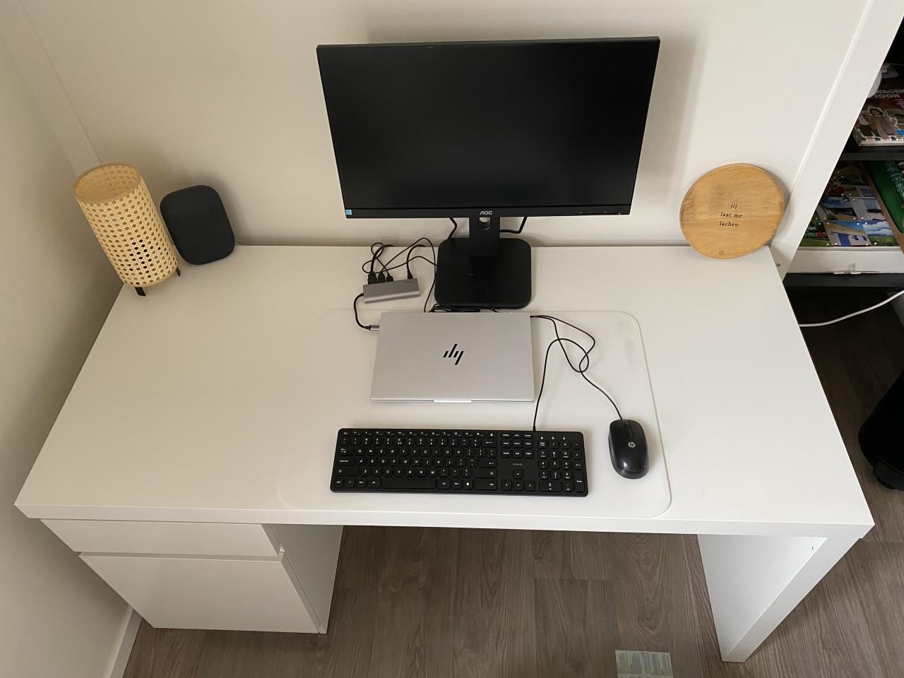 IKEA Malm bureau en bureaustoel