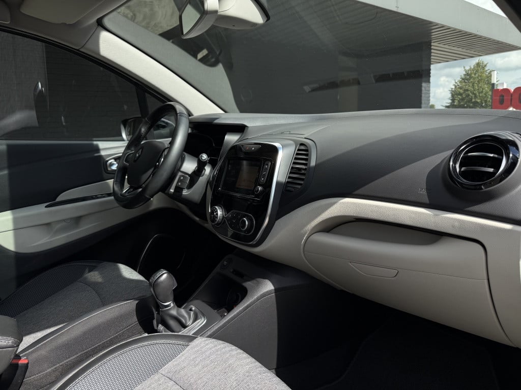 Renault Captur 1.3 tce version s // automaat // trekhaak //