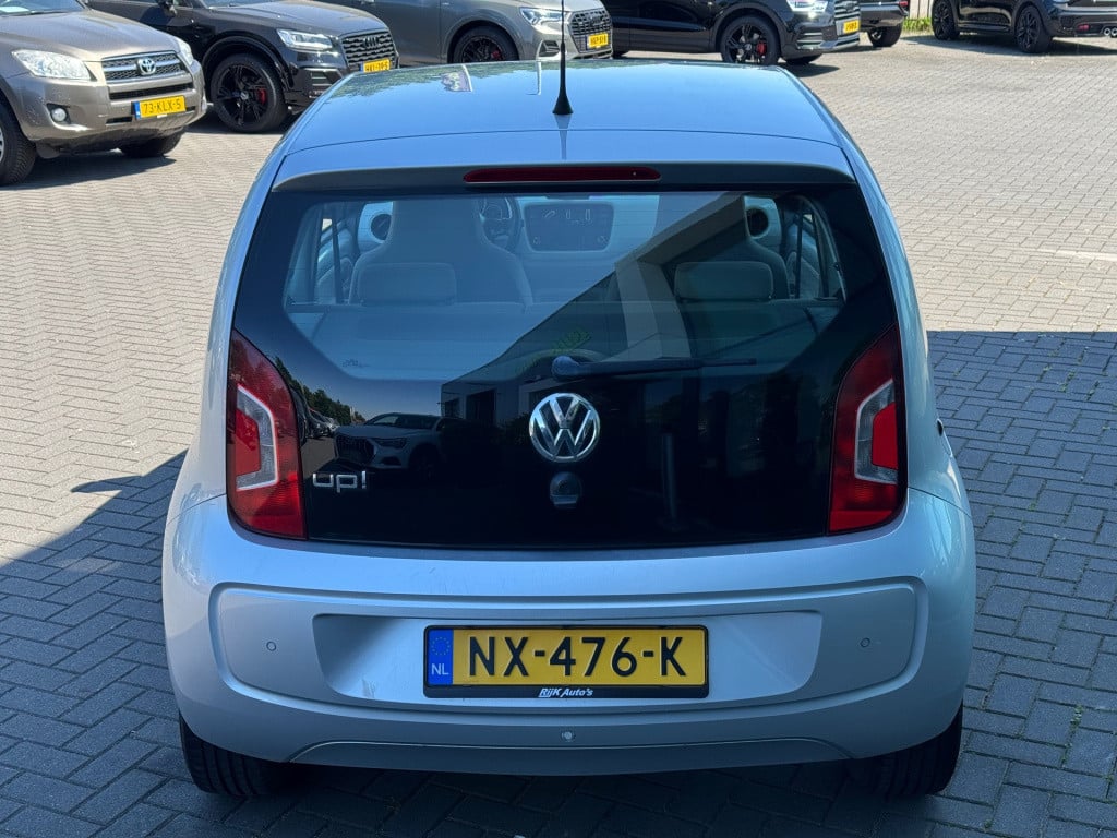 Volkswagen UP! 1.0 high up! * stoelverwarming * navi * lm velgen