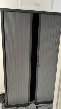 Te koop archiefkast-roldeurkast