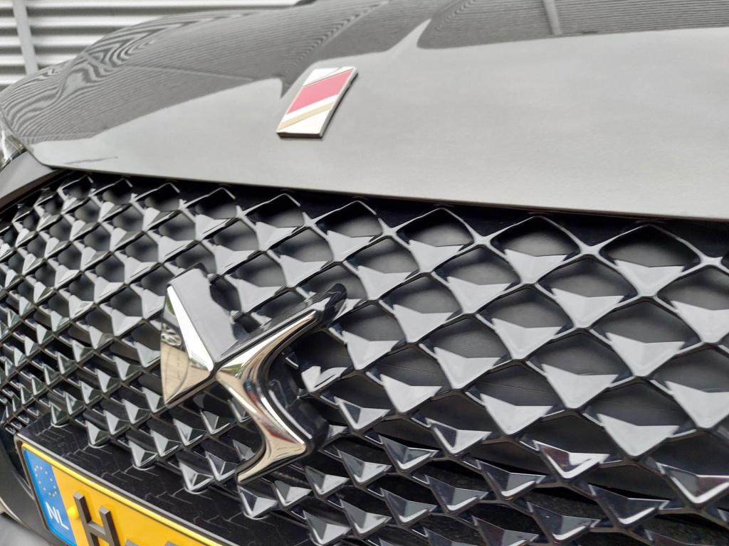 Ds Ds 3 crossback 100 performance line navi/cam/keyless