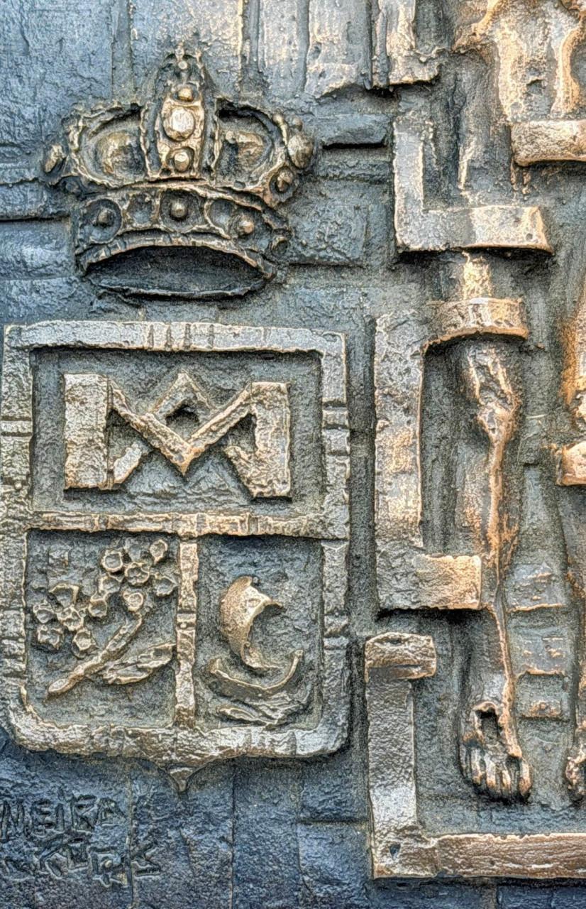 MODERNE CRUCIFIX DOOR JOSÉ LUIS NEIRA BROCHS