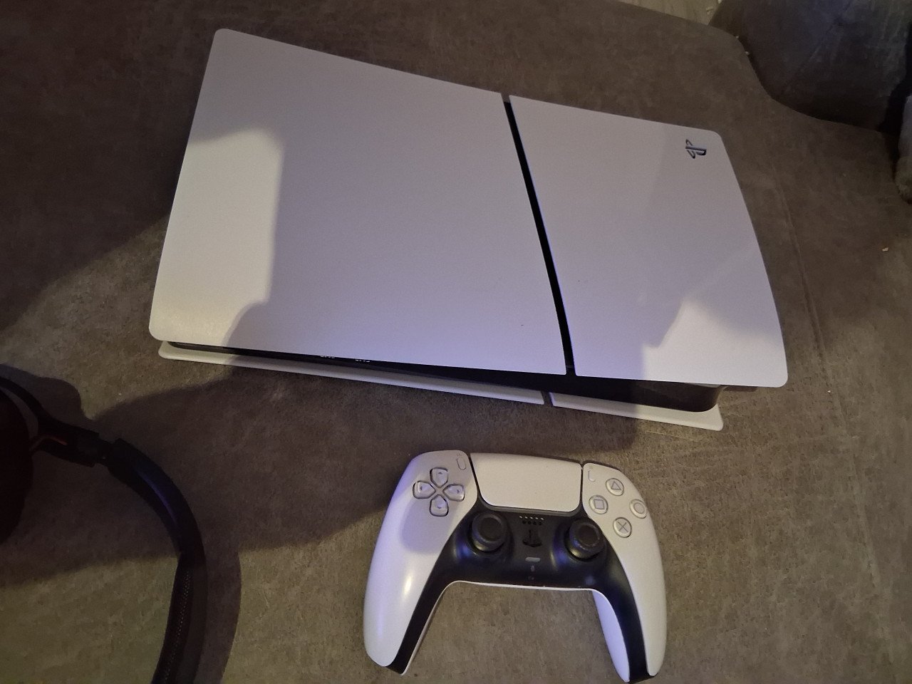Playstation 5 digital version + JBL Gaming headset