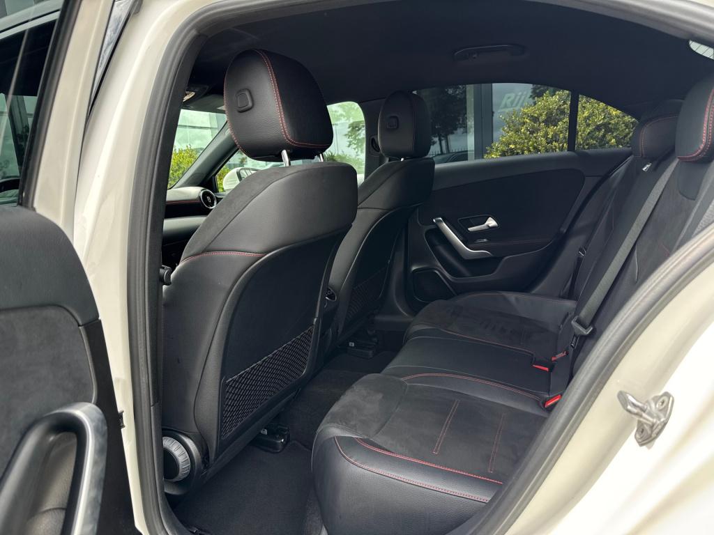 Mercedes-Benz A-Klasse 200 amg edition premium plus * camera * carplay * 18