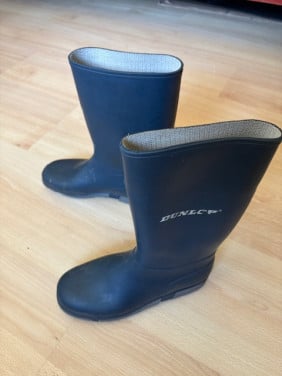 Regenlaarzen Dunlop maat 34 en regenlaarzen maat 37