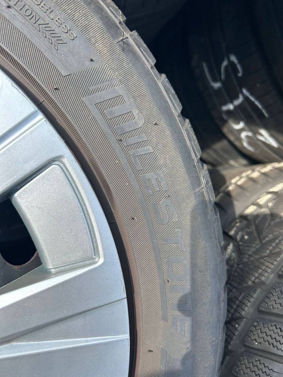 STALEN VELGEN MET WIELDOPPEN EN VREDESTEIN WINTRACXTREM S BANDEN