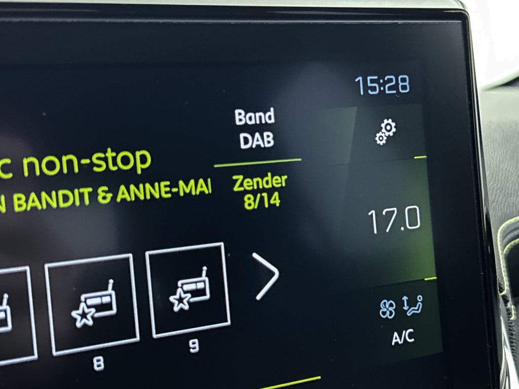 Peugeot 208 100 pk automaat gt-line stoelverwarming | navi | keyless entry