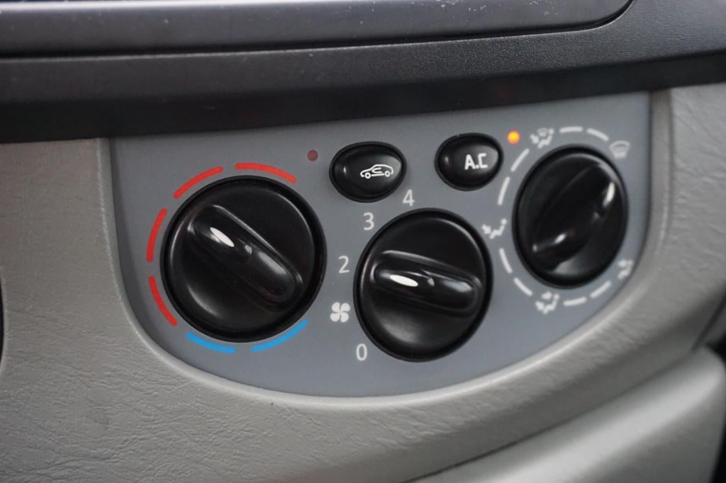 Opel Vivaro 2.0 cdti l2h1 airco / cruise / leder / elektr. ramen / trekhaak