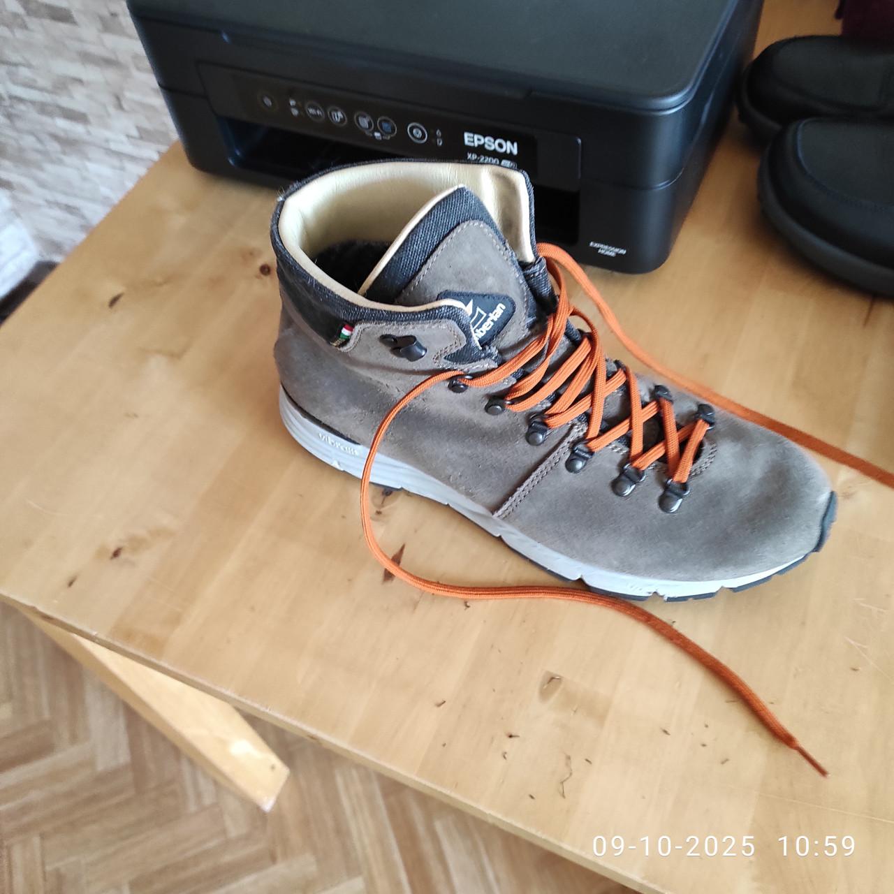 Heren wandelschoenen maat 46 valt als 44