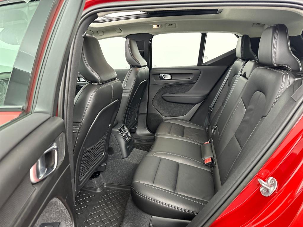 Volvo XC40 t5 262pk recharge ultra dark| adap.cruise| pano| 360camera| trek