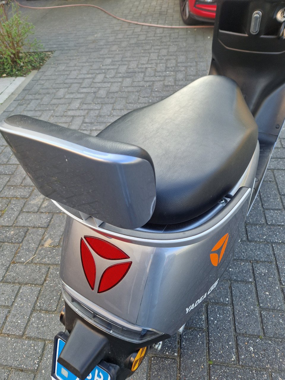 Yadea G5 Elek. Scooter 25 km/u Type Max 34 km/u. Teller 232 km