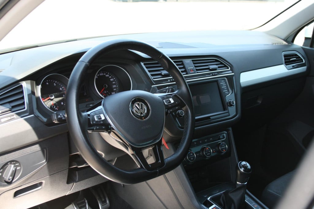 Volkswagen Tiguan 1.4 tsi r-line / connected series