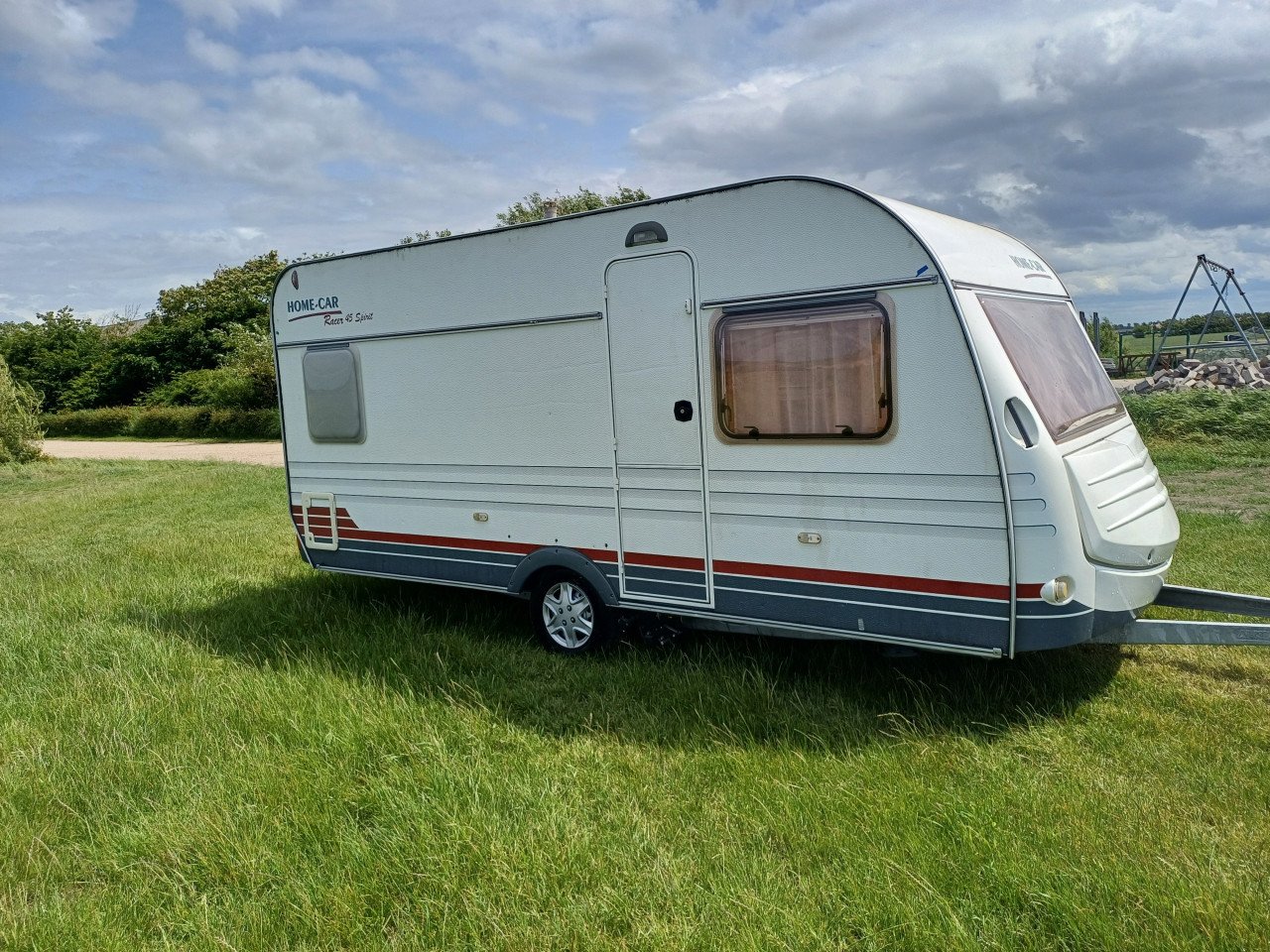 Home car caravan met mover en stalling