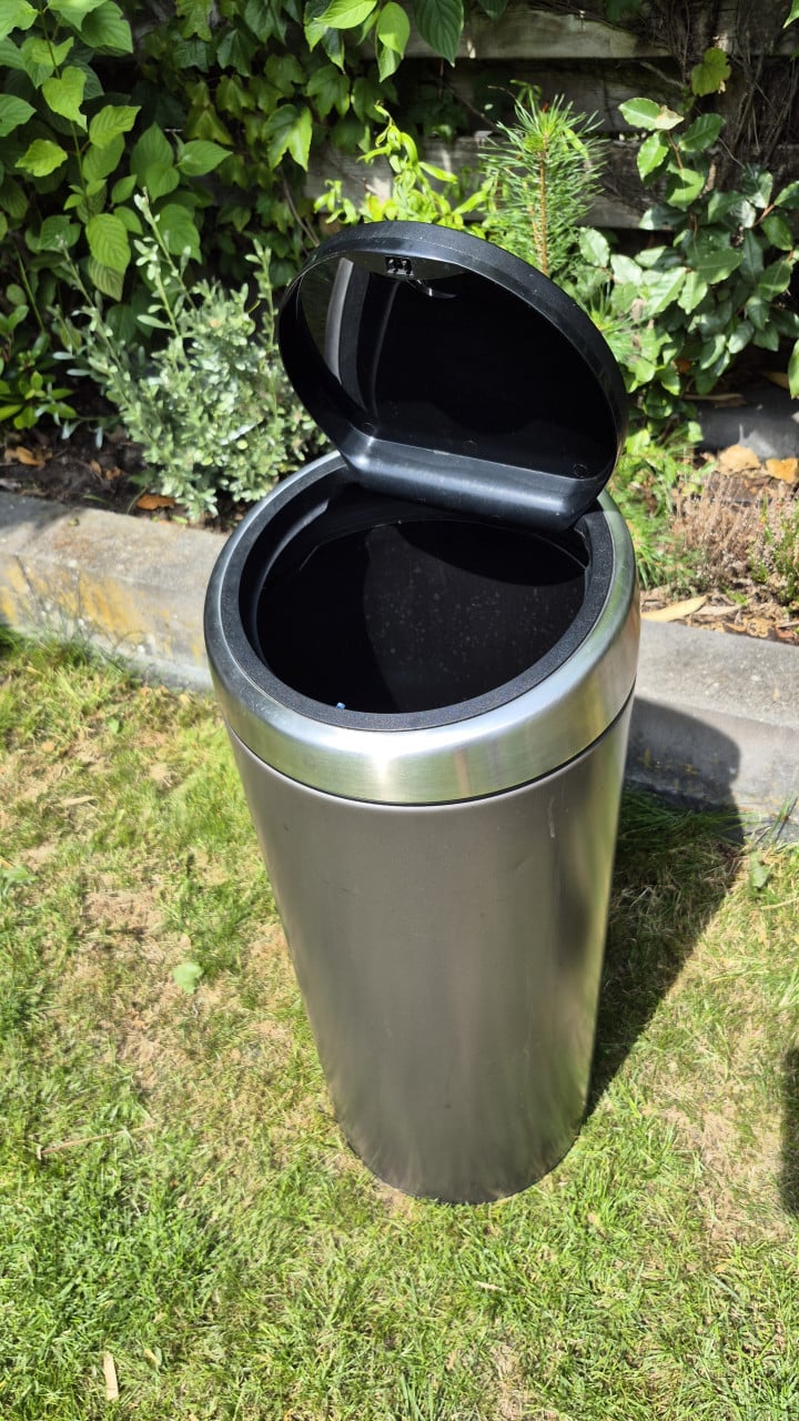 Brabantia prullenbak 30l touch bin grijs