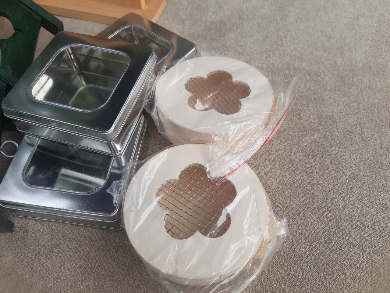 Diverse kerst pakket artikelen, restanten, o.a. vogelhuisjes