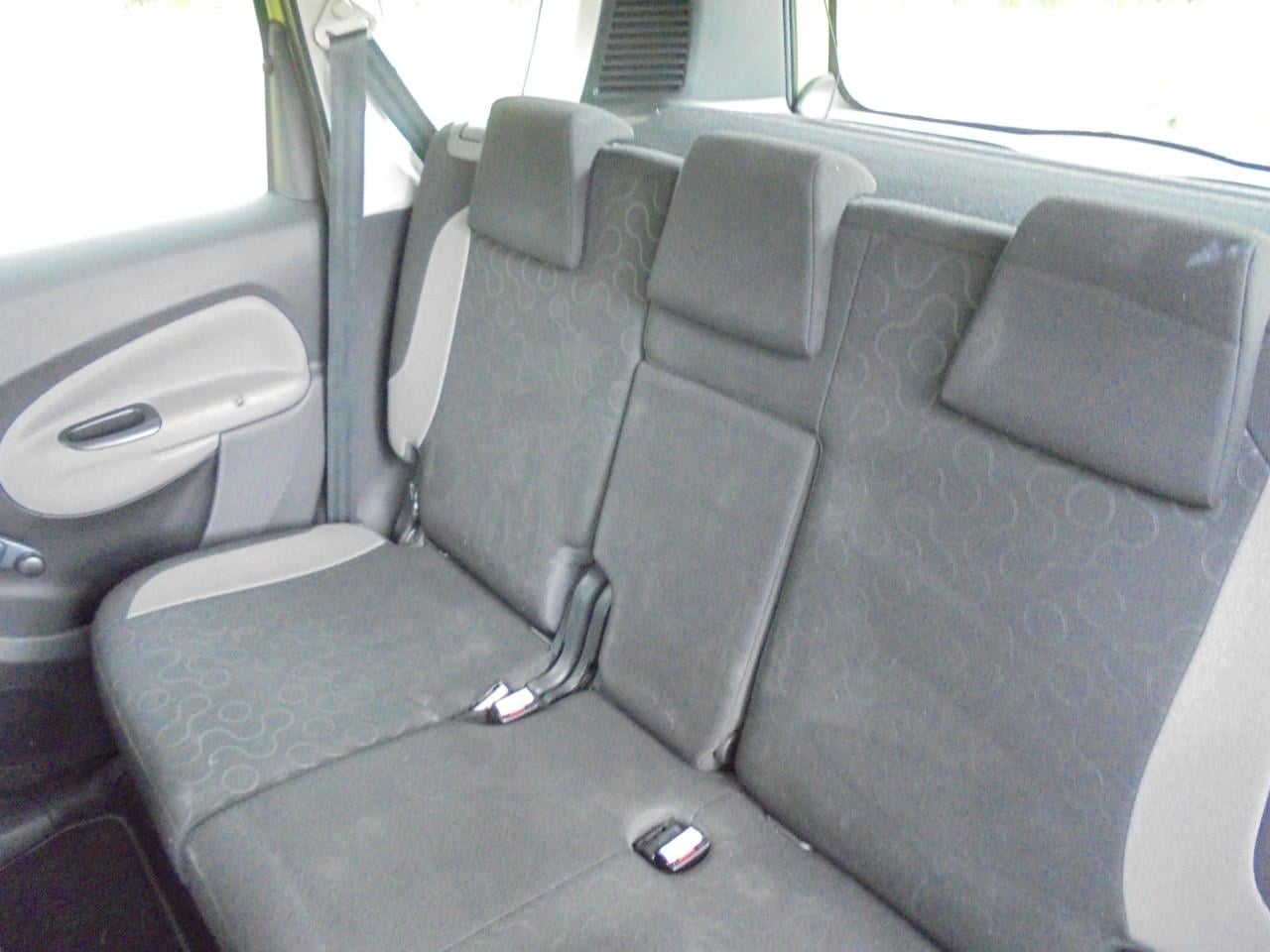 Citroen C3 Picasso 1.4 VTi apk nieuw bij aflevering, 167.591 Km € 2750