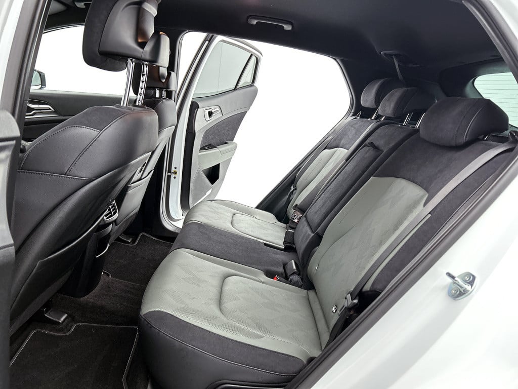 Kia Sportage 1.6 t-gdi plug-in hybrid awd dark edition