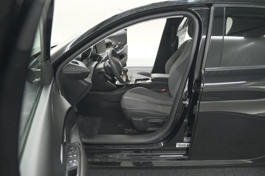 Peugeot 208 puretech 100 allure | parkeersensoren | navigatie | apple carpl