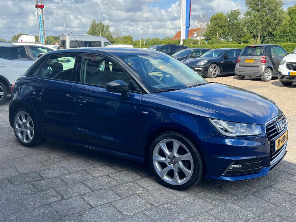 Audi A1 Sportback 1.0 tfsi adrenalin, s-line, navi enz...