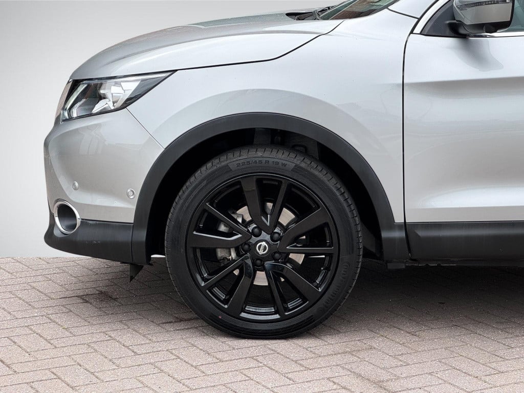 Nissan Qashqai 1.2 tekna automaat + lage km-stand! | panoramadak | navigati