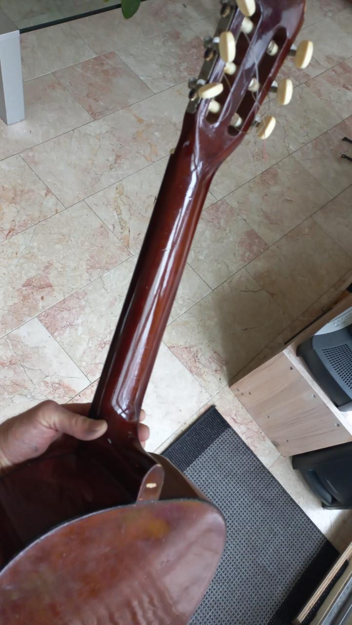 Akoestische guitar, Santana. 65 euro