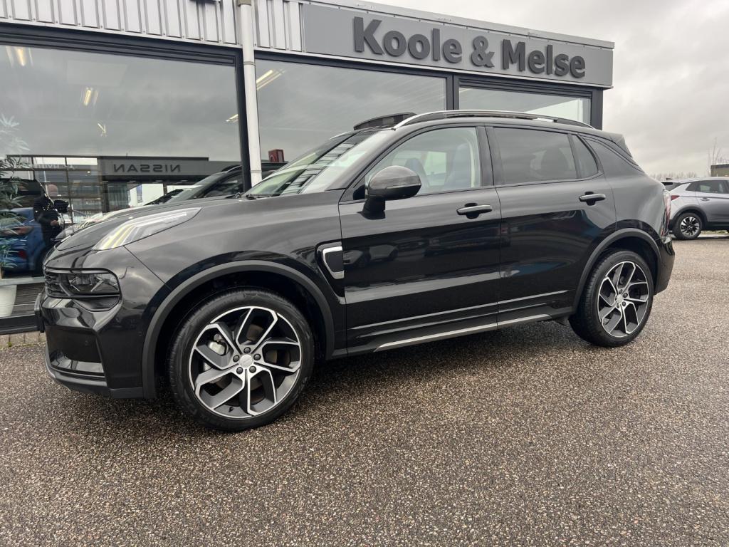 Lynk & Co 01 1.5 261pk phev plug inn hybrid ,black edition , pano dak,car p