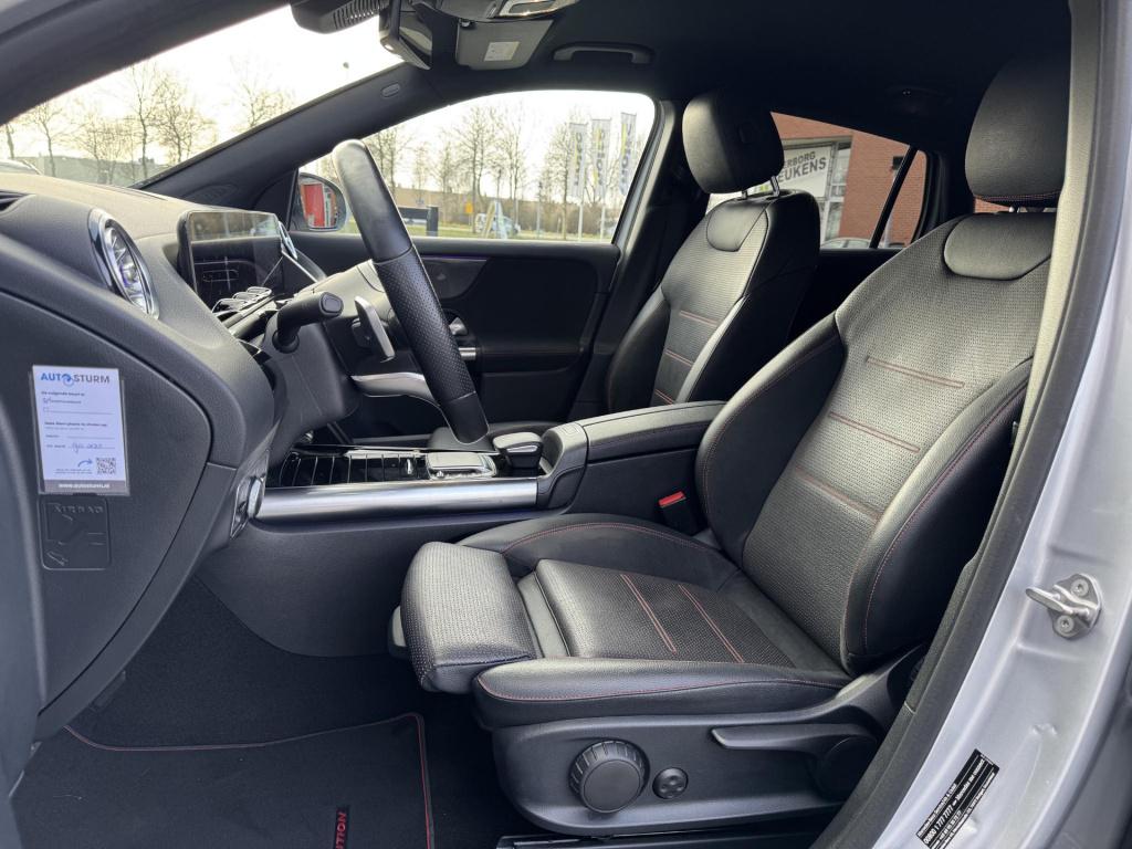 Mercedes-Benz Gla-klasse 200 amg line edition incl. trekhaak afneembaar!