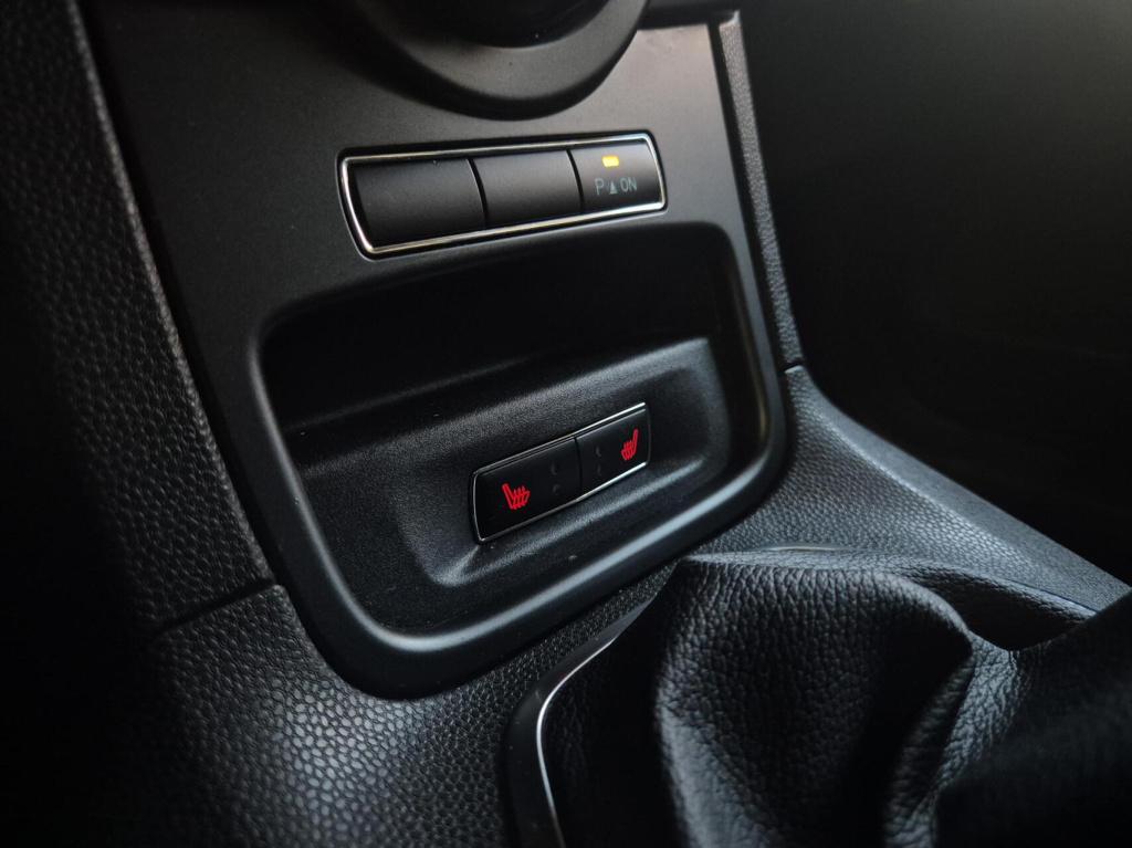 Ford Fiesta 1.25 / nieuwe db riem / parkeersensoren / stoelverwarming