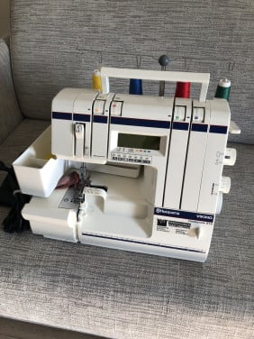 Lock naaimachine merk Husqvarna