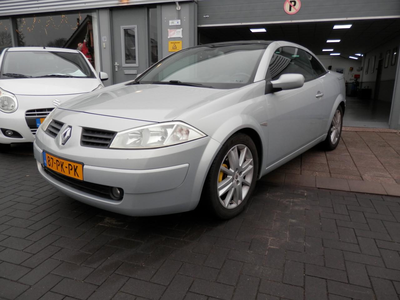 Auto Garant Biedt Aan: Renault Megane 1.6 Cabrio Privilegé